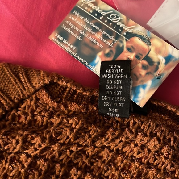 Sacred Threads Sweater. Large. CL/GR09. 213848 - Picture 5 of 5